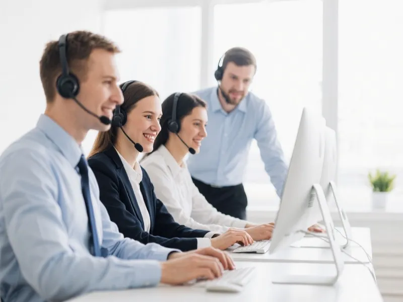 AU8 Customer Service Team